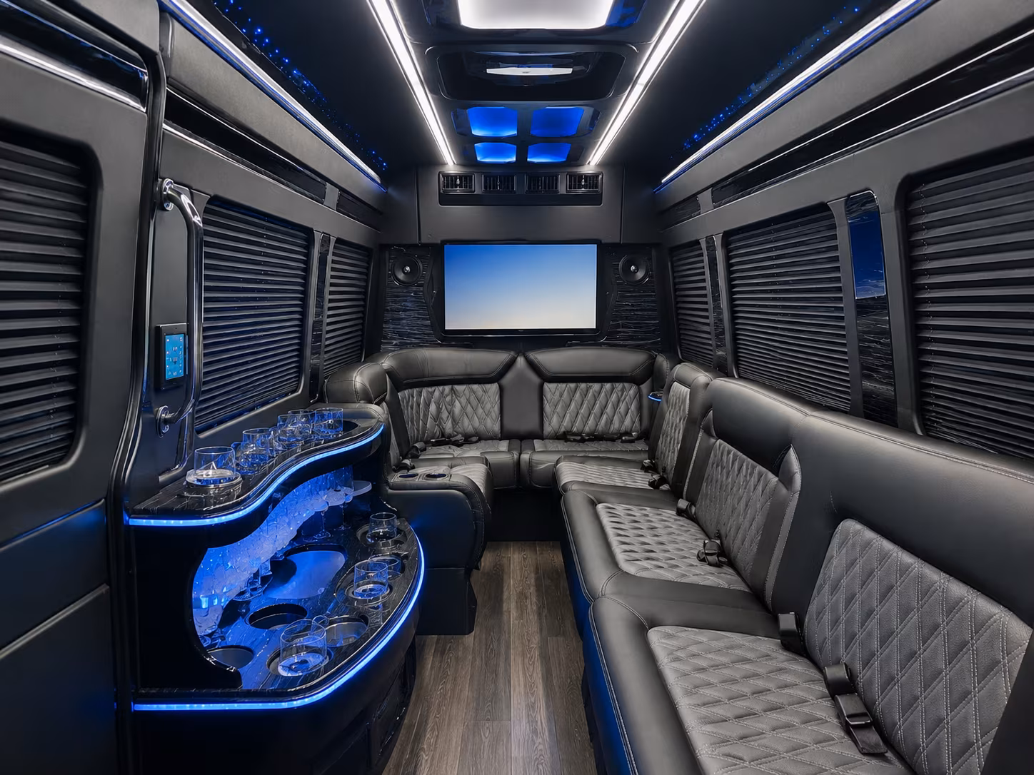 lenexacharterbuscompany com helps you find corporate and airport shuttle buses across the lenexa business corridor